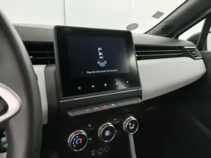 Photo 11 Renault Clio  1.6 E-Tech hybride 145ch Evolution