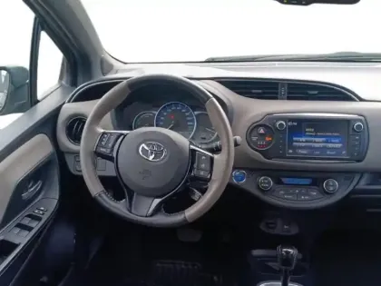 Photo 11 Toyota Yaris  HSD 100h Collection 5p