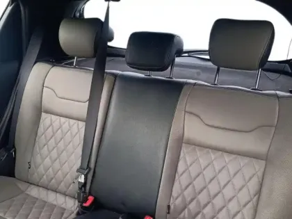 Photo 13 Toyota Yaris  HSD 100h Collection 5p