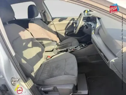 Photo 19 Volkswagen Golf  1.5 eTSI OPF 150ch Style DSG7 Sieges chauf GPS Camera