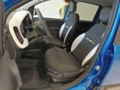 Photo 10 Fiat Panda  Classic 1.0 70ch BSG S&S Pandina Step 2