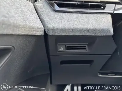 Photo 12 Peugeot 3008  1.2 Hybrid 145ch GT e-DCS6