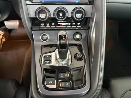 Photo 10 Jaguar F-Type Gén. I Ph2 Base 2