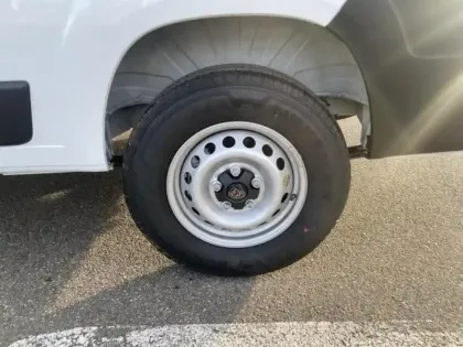 Photo 14 Peugeot Boxer  Fg L2H2 3.5 140ch S&S Pack Premium Connect BVA8