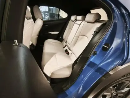 Photo 9 Lexus UX  250h Le 2WD Pack Technologie