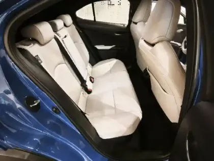 Photo 12 Lexus UX  250h Le 2WD Pack Technologie