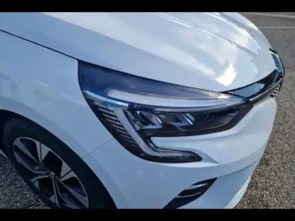 Photo 14 Renault Clio  1.6 E-Tech hybride 140ch Limited -21N