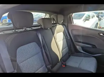 Photo 10 Renault Clio  1.6 E-Tech hybride 140ch Limited -21N