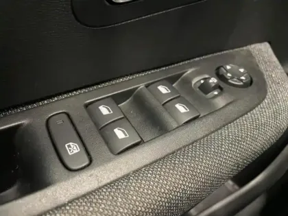 Photo 10 Peugeot 208  1.2 PureTech 75ch S&S Style