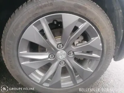 Photo 10 Peugeot 208  e- 136ch Style