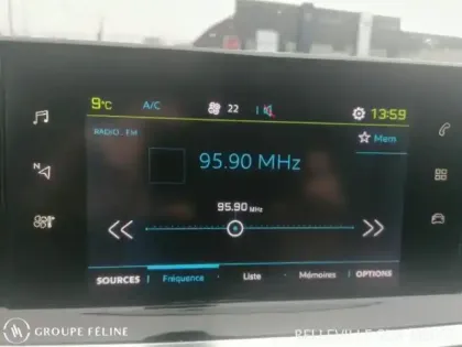 Photo 13 Peugeot 208  e- 136ch Style