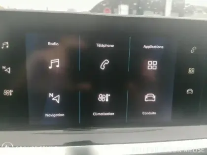 Photo 14 Peugeot 208  e- 136ch Style