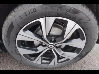 Photo 12 Renault Clio  1.6 E-Tech hybride 140ch Limited -21N