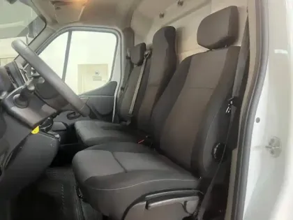 Photo 10 Renault Master  Fg F3300 L2H2 2.3 Blue dCi 135ch Grand Confort Euro6