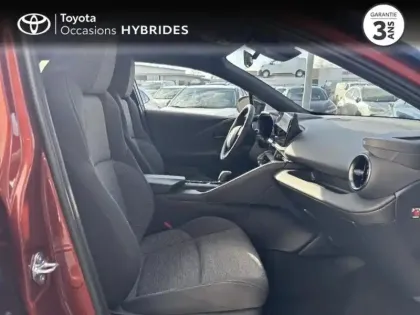 Photo 5 Toyota C-HR  2.0 Hybride Rechargeable 225ch Graphic MY26