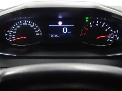 Photo 14 Peugeot 2008  1.2 PureTech 100ch S&S Allure Business