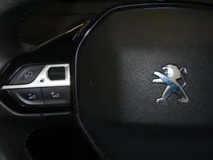 Photo 11 Peugeot 2008  1.2 PureTech 100ch S&S Allure Business