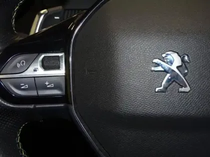 Photo 11 Peugeot 2008  1.2 PureTech 130ch S&S GT EAT8