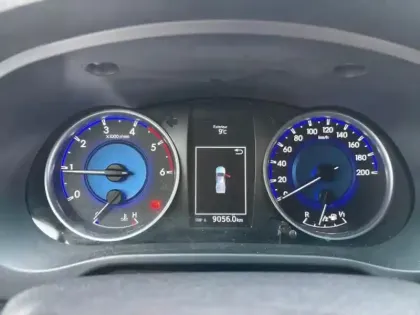 Photo 10 Toyota Hilux  2.4 D-4D 150ch X-Tra Cabine Légende 4WD