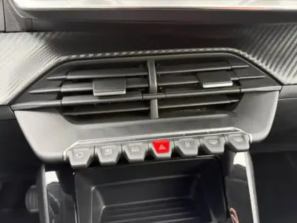 Photo 13 Peugeot 208  1.2 PureTech 75ch S&S Like