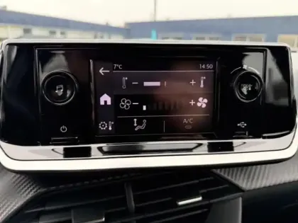 Photo 12 Peugeot 208  1.2 PureTech 75ch S&S Like