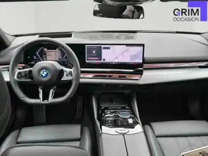 Photo 8 BMW Serie 5 Série 5 530e 299ch M Sport