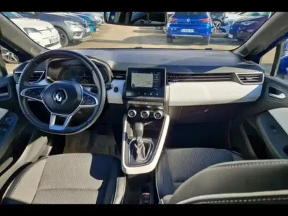 Photo 8 Renault Clio  1.6 E-Tech hybride 140ch Intens -21N