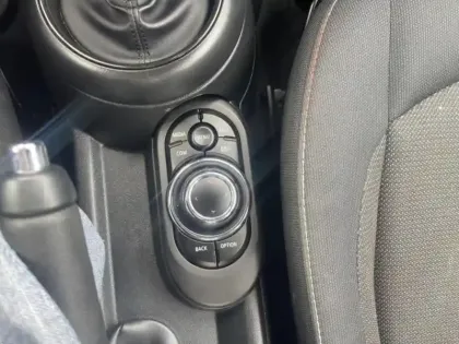 Photo 14 Mini Mini  5 Portes Cooper 136ch  Essential BVA7