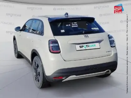 Photo 7 Fiat 600  1.2 Hybrid Turbo 110ch Icône eDCT6 Step 2