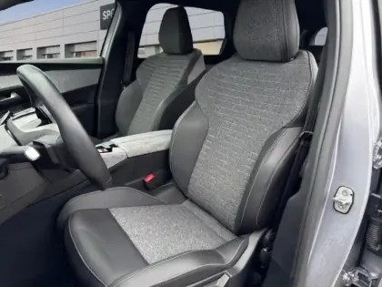 Photo 8 Peugeot 5008  Hybrid 145ch Allure e-DCS6