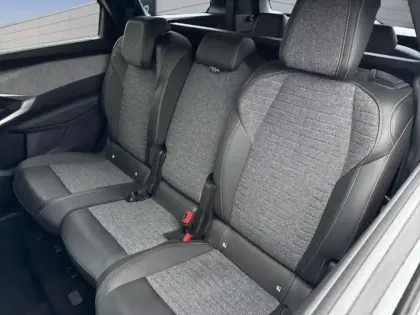 Photo 9 Peugeot 5008  Hybrid 145ch Allure e-DCS6