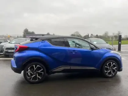Photo 7 Toyota C-HR  122h Design 2WD E-CVT
