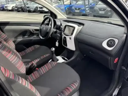 Photo 12 Citroën C1  PureTech 82 Feel 5p