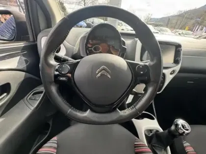 Photo 16 Citroën C1  PureTech 82 Feel 5p