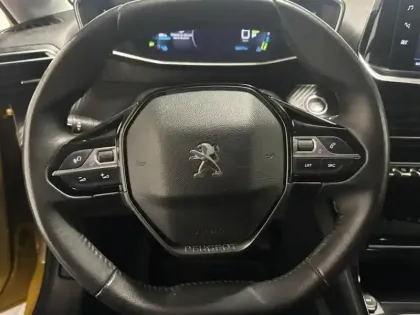 Photo 14 Peugeot 208  e- 136ch Allure Pack