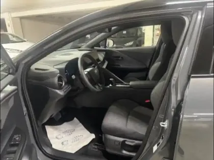 Photo 11 Toyota C-HR  2.0 Hybride Rechargeable 225ch Graphic MY26