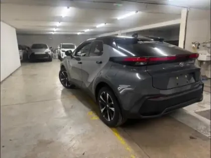 Photo 5 Toyota C-HR  2.0 Hybride Rechargeable 225ch Graphic MY26