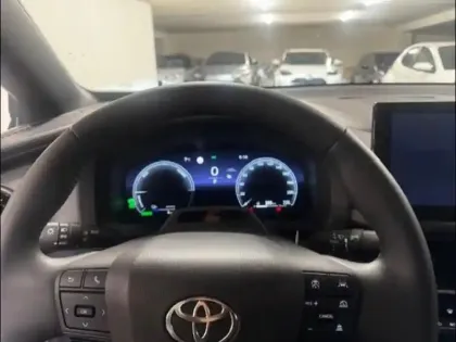 Photo 14 Toyota C-HR  2.0 Hybride Rechargeable 225ch Graphic MY26