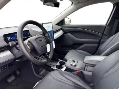 Photo 6 Ford Mustang  Mach-E 269ch Standard Range 72,6kWh Mach-E Propulsion