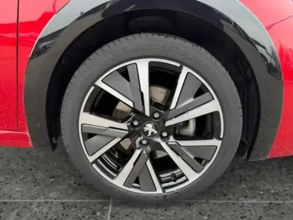 Photo 13 Peugeot 208  1.2 PureTech 100ch S&S GT Line EAT8