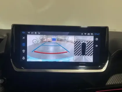 Photo 12 Peugeot 208  1.2 Hybrid 136ch GT e-DCS6