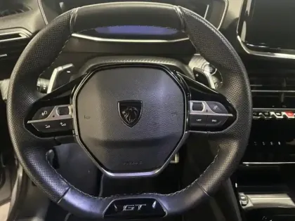 Photo 13 Peugeot 208  1.2 Hybrid 136ch GT e-DCS6