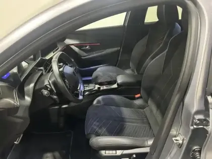 Photo 8 Peugeot 208  1.2 Hybrid 136ch GT e-DCS6