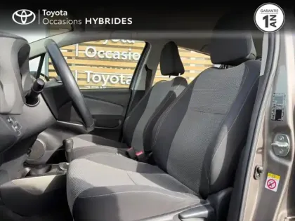 Photo 10 Toyota Yaris  HSD 100h Business 5p