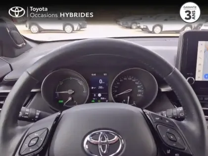 Photo 12 Toyota C-HR  1.8 Hybride 122ch Collection E-CVT
