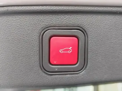 Photo 8 Alfa Romeo Junior  1.2 Ibrida 136ch DCT6