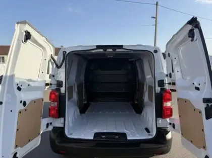 Photo 27 Peugeot Expert  Fg M 2.0 BlueHDi 145ch S&S EAT8