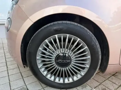 Photo 7 Fiat 500  3+1 e 118ch Icône