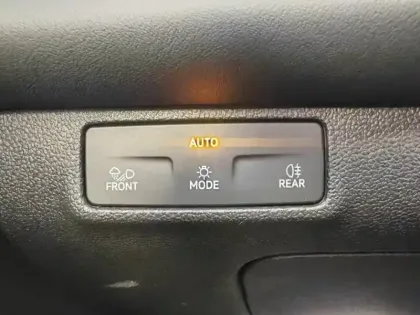 Photo 13 Volkswagen T-roc  1.5 eTSI 150ch R-Line DSG7