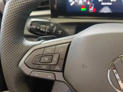 Photo 14 Volkswagen T-roc  1.5 eTSI 150ch R-Line DSG7